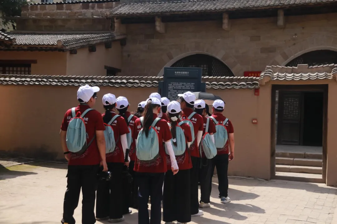 10918
